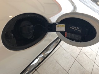 エクセルレンタカー沖縄 ブログ ポルシェボクスター 給油口